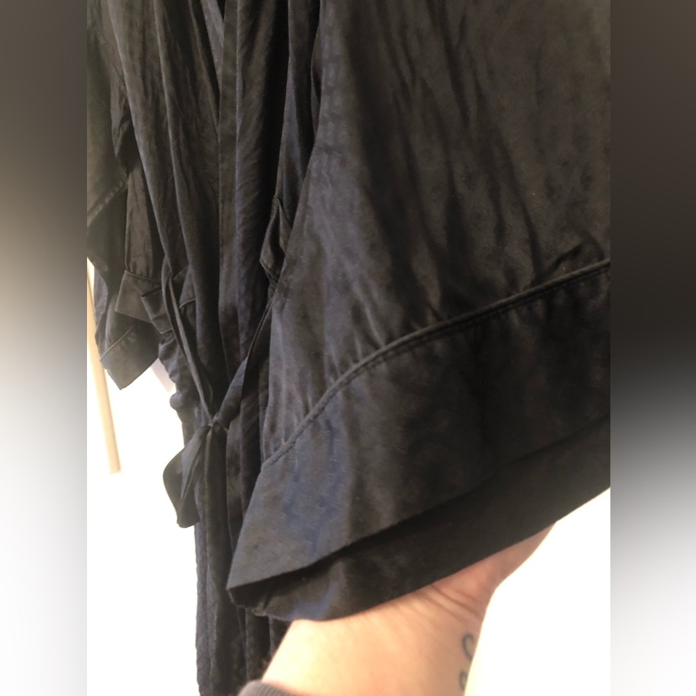 💯 VINTAGE SILK ROBE👀👀 - Picture 5 of 11